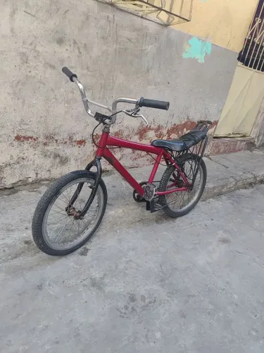 Bicicleta montadinha aro 20