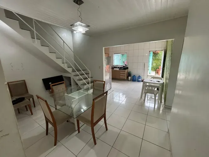 Vendo Casa com 4 quartos - Residencial itapua - Quintal - Garagem
