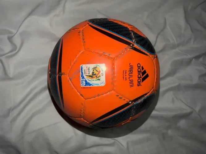 BOLA ADIDAS JABULANI SALÃO - COPA DO MUNDO 2010