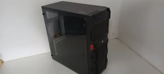 Gabinete mid tower