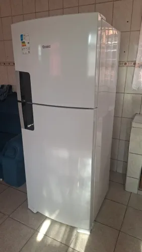 Vendo essa geladeira da consul 410 litros praticamente nova e ainda na garantia
