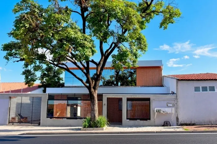 Sobrado Comercial de Alto Padrão ? CPA II