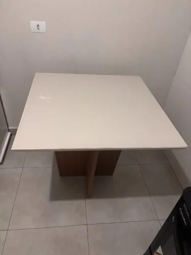 Mesa de Jantar 4 Lugares com 4 Cadeiras