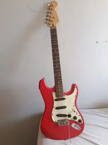 Vende-se ou troca um guitarra Phoenix por um contro baixo