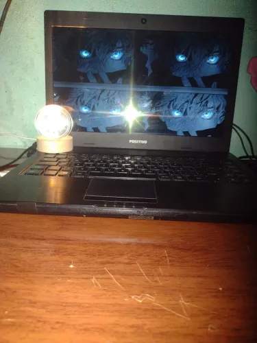 Vende-se notebook positivo por 700,00 sem defeito nem um ou troco por um iPhone 12 