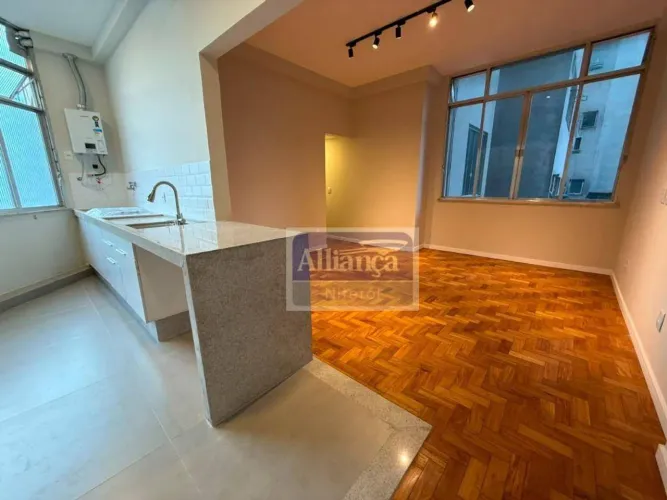 Apartamento com 3 dormitórios à venda, 130 m² por R$ 1.100.000,00 - Icaraí - Niterói/RJ