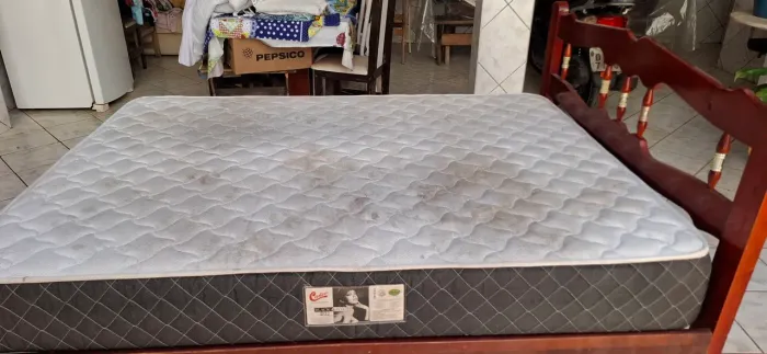 Cama seminovo nova casal com colchão ótimo preço