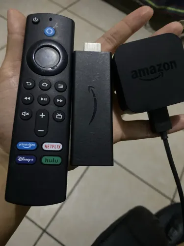 Fire Tv Stick Hd 2024 Ultima Geração Tv Smart Amazon Cor Preto Tipo De Controle Remoto 