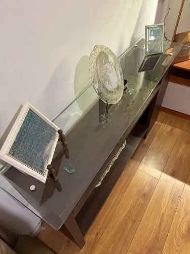Aparador MDF com vidro