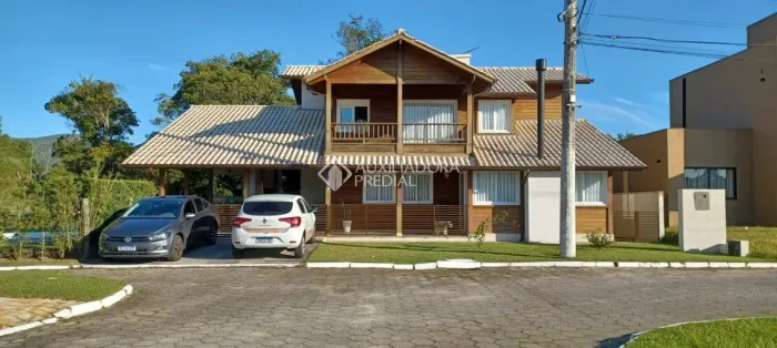 Casa à venda 3 dormitórios (2 suítes), piscina, churrasqueira - Vargem Grande - Florianópo