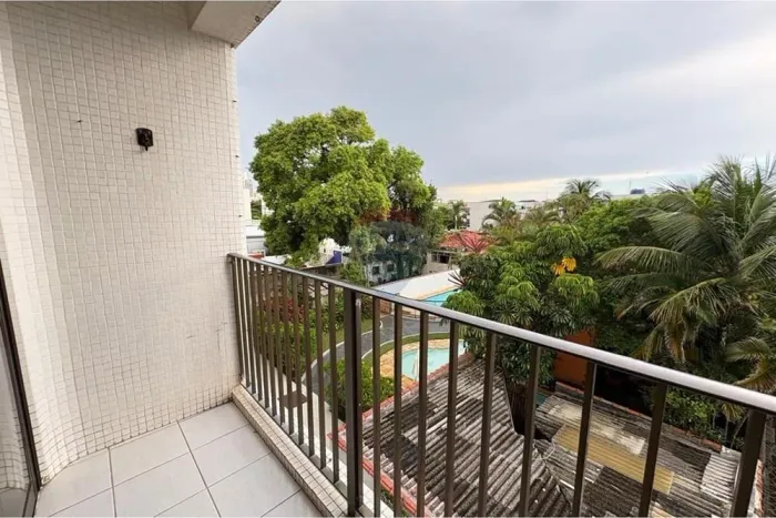 Apartamento à venda na Praia do Tombo - Guarujá-SP