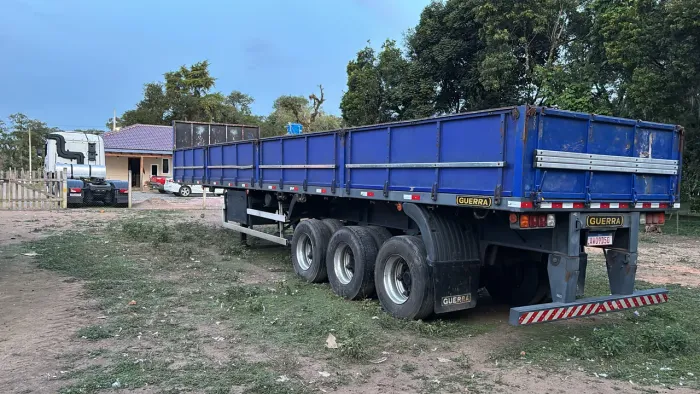 Carreta Guerra porta container grade baixa graneleiro