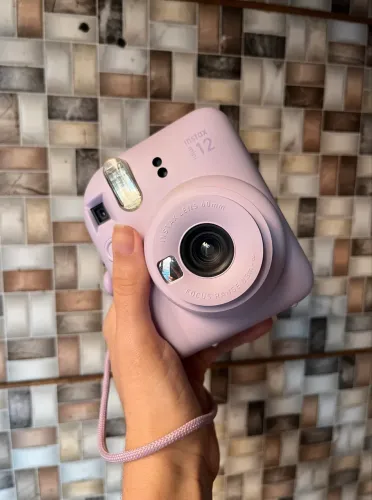 Câmera Instax Mini 12 Lilás + Filme Lacrado (10 Fotos)