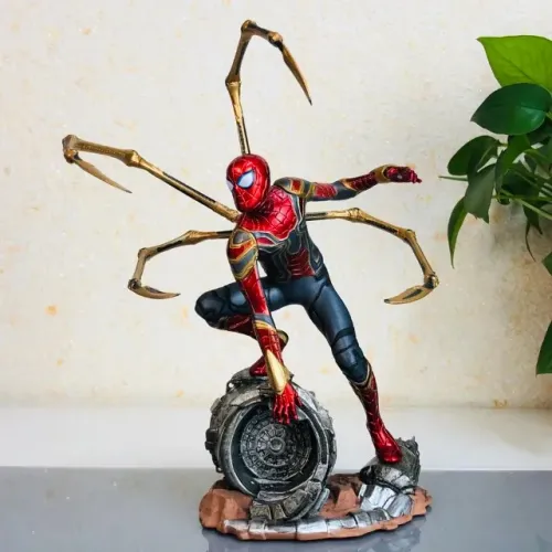 Action Figure Homem-Aranha (Iron Spider) - Vingadores: Guerra Infinita (Marvel Comics®)