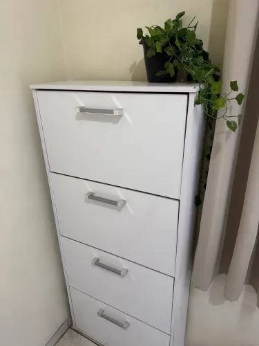 Sapateira Semi Nova