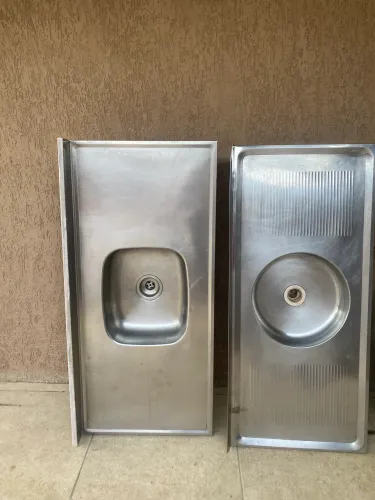 Duas pias de cozinha inox