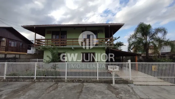 Casa Sobrado com 4 quartos - Vila Nova