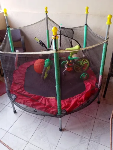 Brinquedo pula pula+ bicicleta