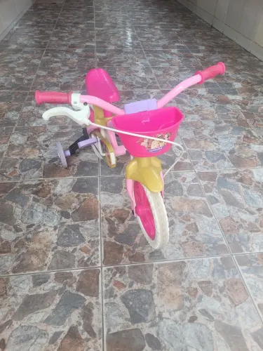 bicicleta infantil Menina