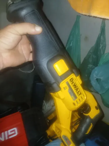 Serra sabre 60v dewalt 