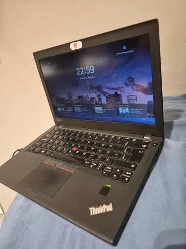 Notebook Lenovo ThinkPad X270 - i5 6ª Ger, SSD 256GB NVMe, 8GB RAM