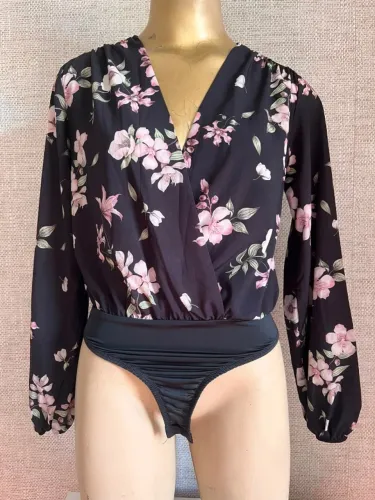body preto floral novo com tag