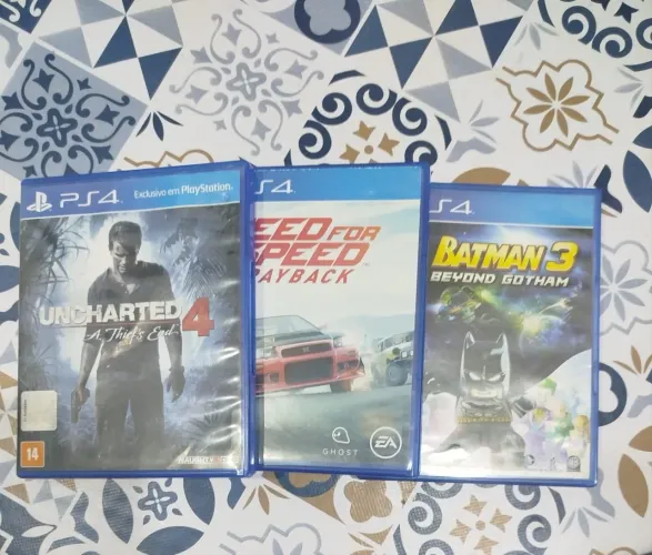 Vendo 3 jogos de PS4 mídia física, que foram testados e estão funcionando