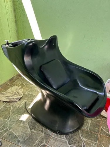 Vende-se cadeira de salão + lavatório