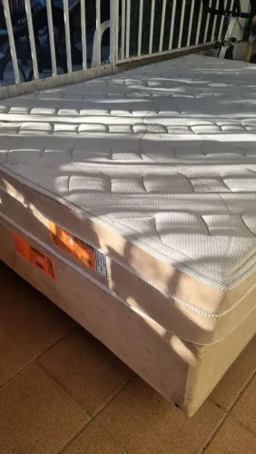 Cama box molas