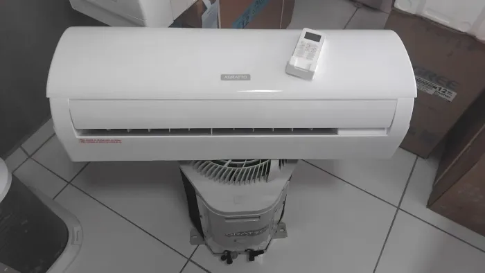 Ar condicionado Agratto 12 mil btus convencional