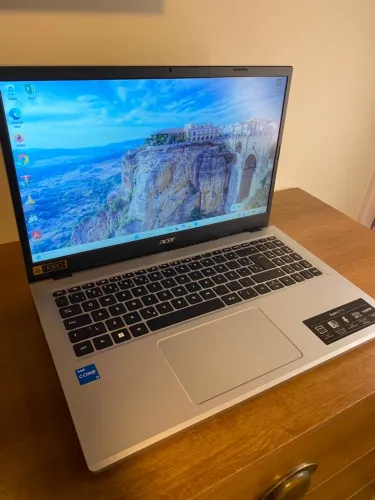 Vendo Notebook Acer Aspire i3 12a gen N305, ssd nvme 256gb, 8gb ddr4, ESTADO DE NOVO.