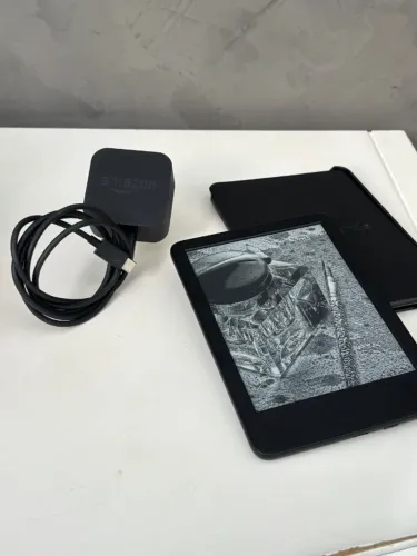 Kindle 11 Geracao Amazon - Impecavel com Capa e Carregador Originais