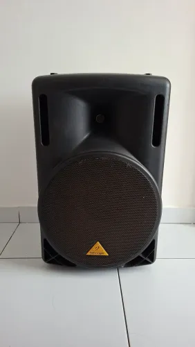 Behringer Eurolive B215D