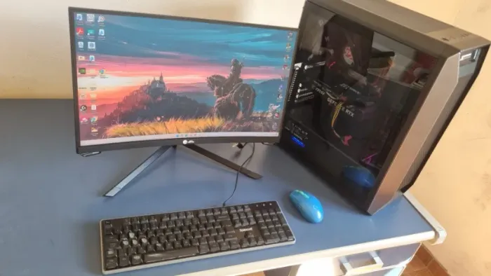 PC GAMER + MONITOR 