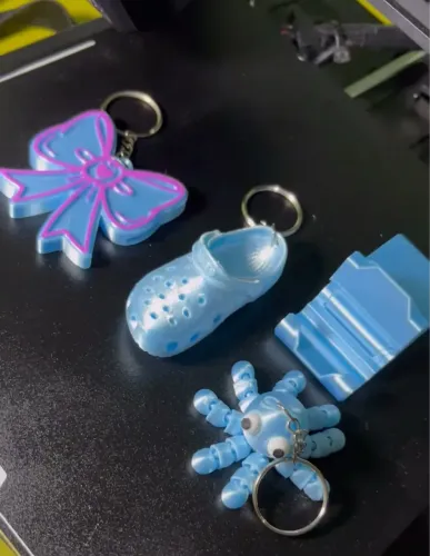 Lixinho de carro, porta cotonet, chaveiros e suporte para capacete