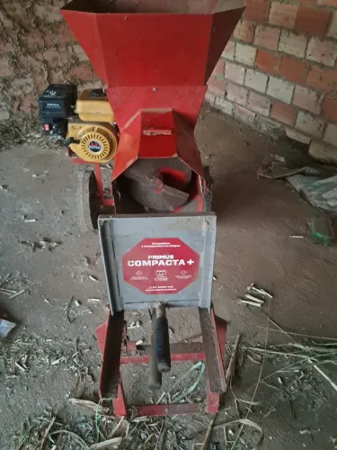 Máquina de Compactar Silagem em Sacos ( Primus Compacta + )