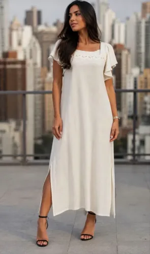 Vestido longo/midi offwhite com fendas nas pernas