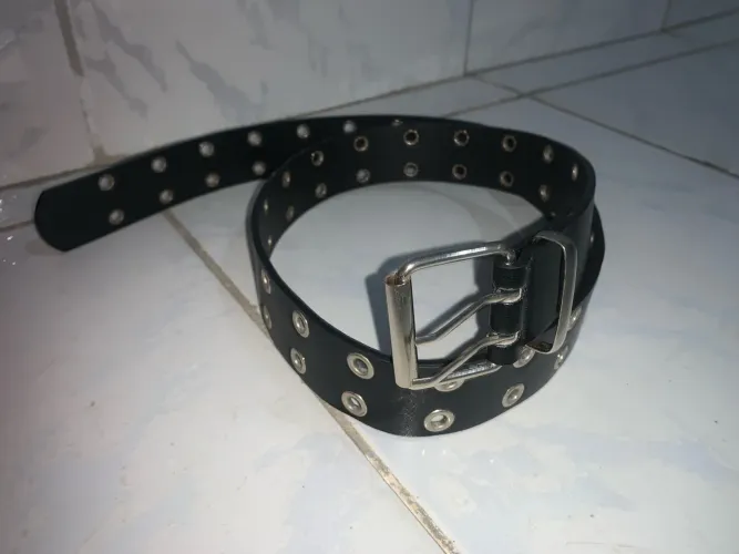 Cinto estilo punk