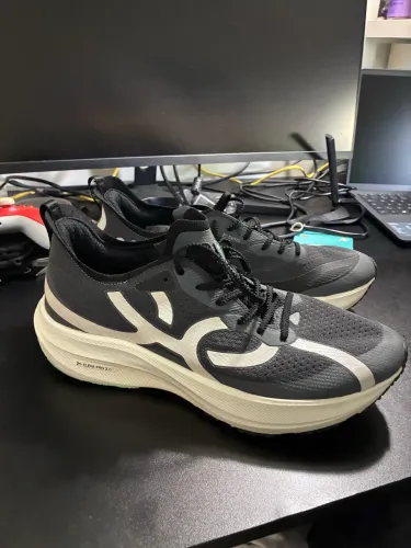 tenis olimpikus corre 4 para acdemia e corrida