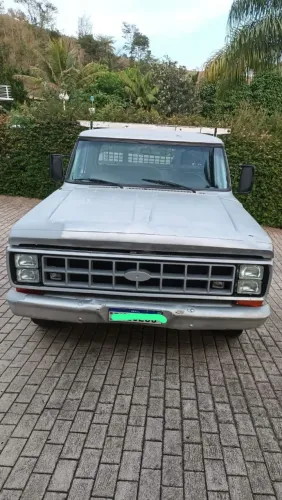 Ford F-1000 Super Diesel CE 3.9 1984