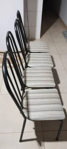 Mesa de mármore 4 cadeiras 500