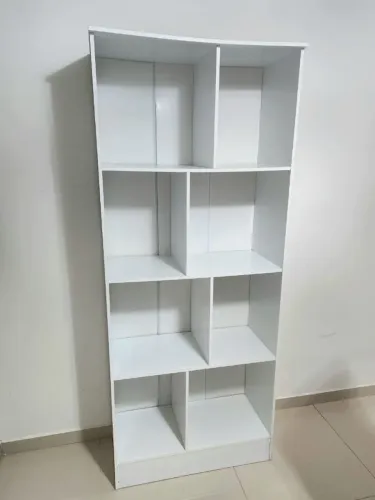Estante prateleira em MDF branca com 8 nichos