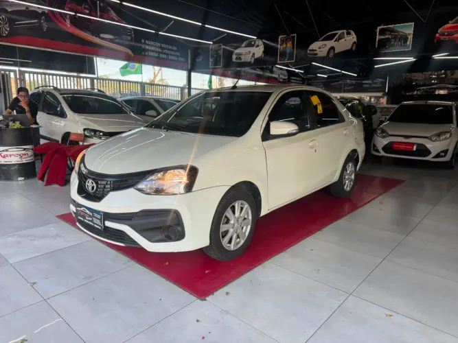 Toyota Etios X Plus Sedan 1.5 Flex 16V 4P Mec. 2020