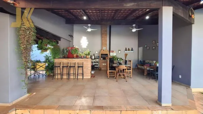Chácara à venda em Jaguariúna, Núcleo Urbano Parque Ana Helena, com 4 quartos, com 982 m²