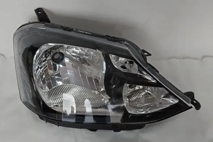 Farol Direito Toyota Etios 2013 até 2021 original Mascara Negra