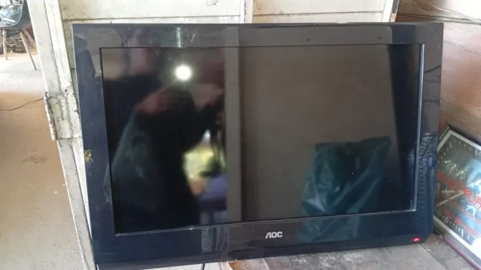 Tv AOC 26 polegadas funcionando perfeitamente.