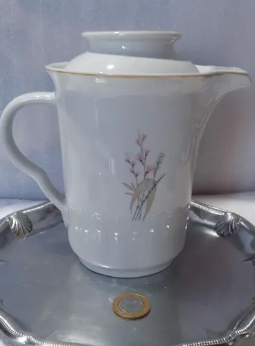 Antigo bule em porcelana Pozzani