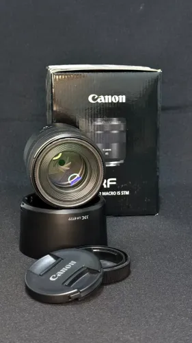 Lente Canon RF 85mm f/2 Macro IS STM