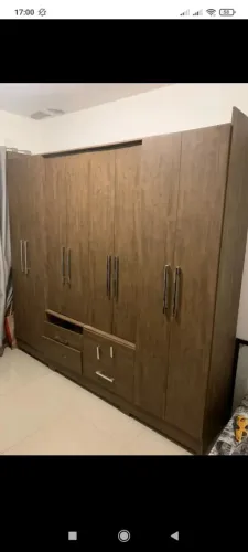 Guarda roupa MDF 8 portas em boas condições interessado chamar aqui