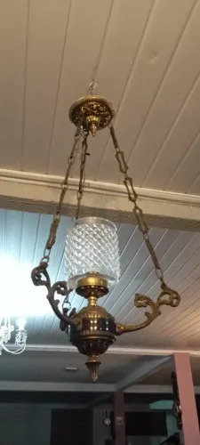 Lustre com cúpula bico de jaca